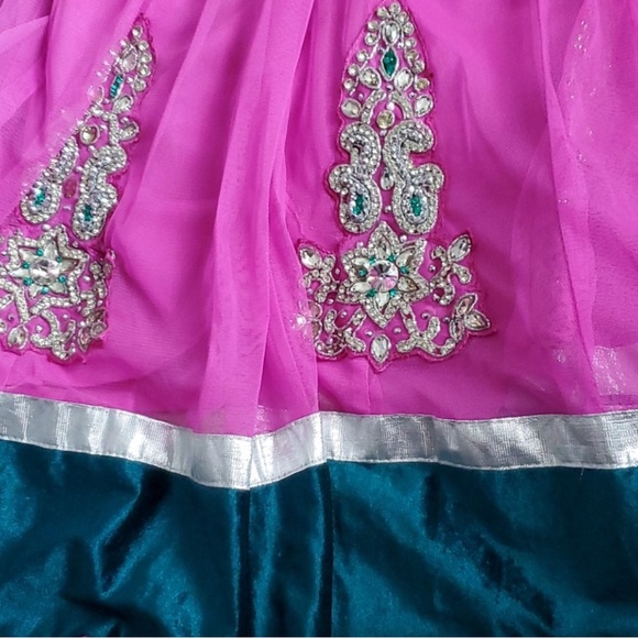 Indian Suit - Picture 2 of 5